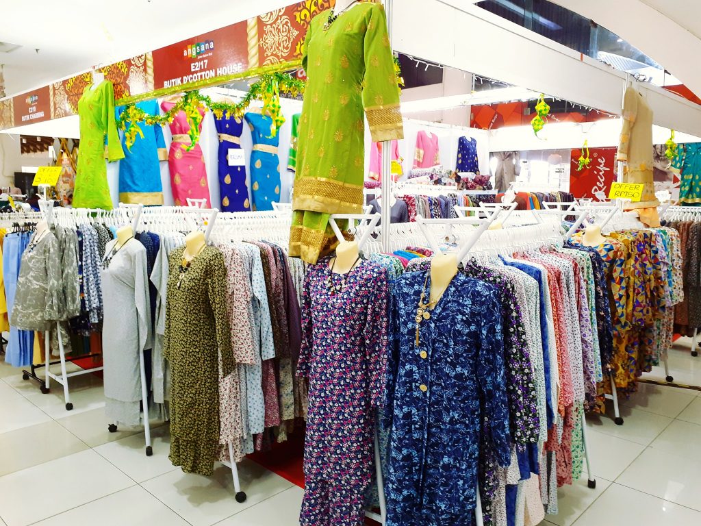 Raya shopping in jb